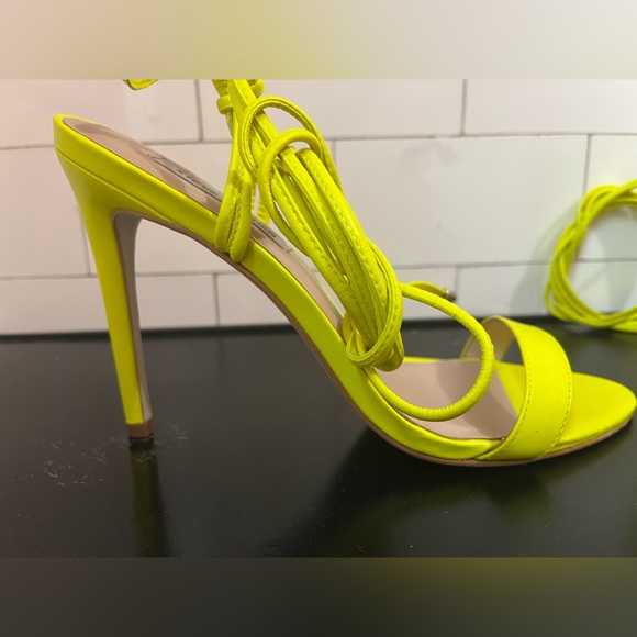 Steve Madden Yellow Neon Leather Lace Up Heel Sandals Sz 8.5 - Picture 7 of 12